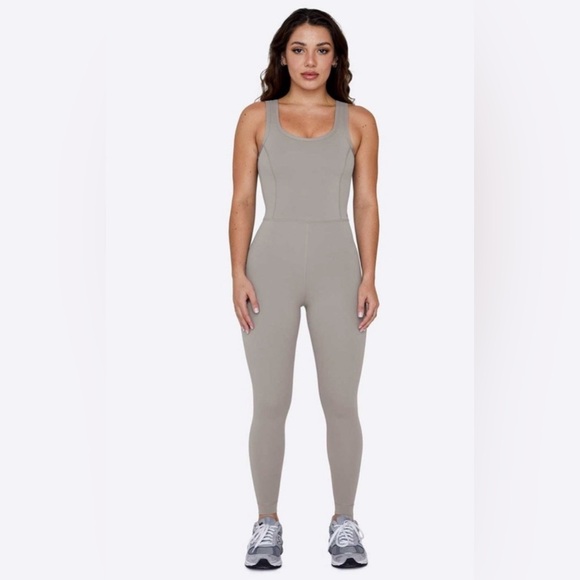 SET ACTIVE Pants - SET Active Sportbody Sportysuit Onepiece Taupe